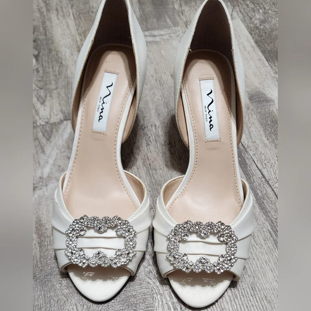 Nina Corrine Ivory Satin MID-HEEL D'ORSAY PUMPS WITH JEWELED BUCKLE Size 8 - Picture 2 of 8